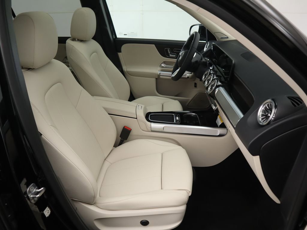 Used 2026 Mercedes-Benz GLB 250 image 20