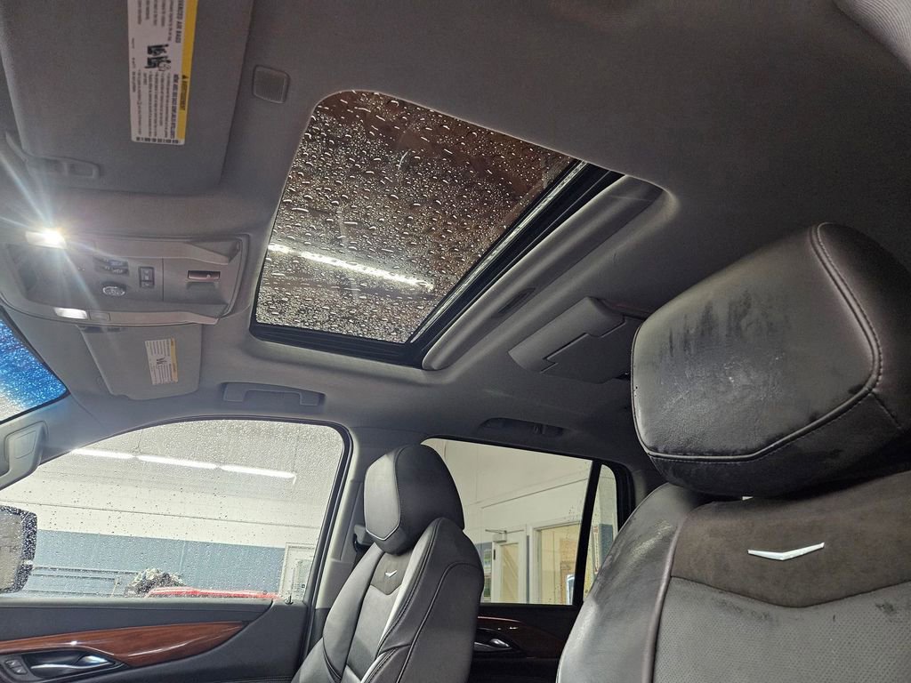 Used 2018 Cadillac Escalade Premium Luxury image 26