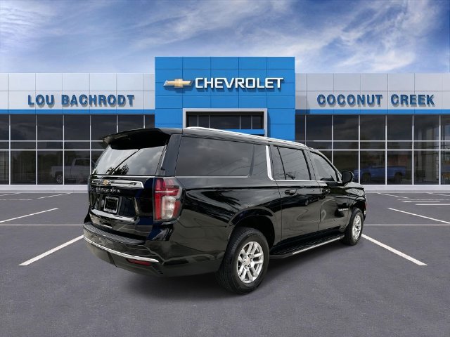 Used 2024 Chevrolet Suburban LS RWD image 8