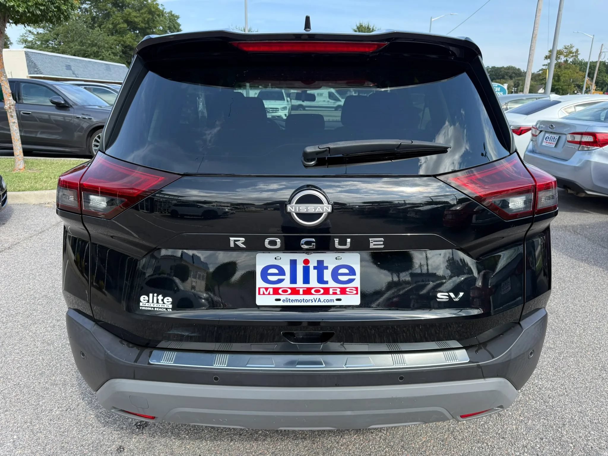Used 2023 Nissan Rogue SV FWD image 6