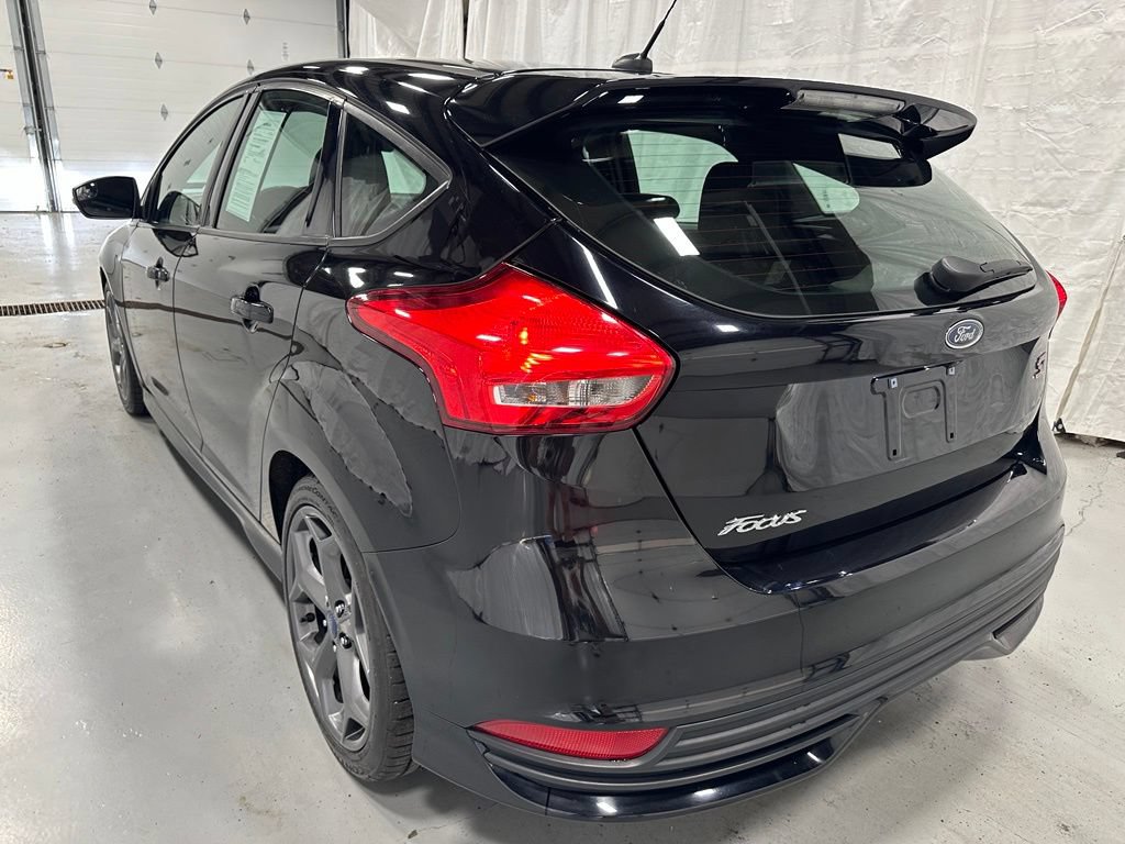 Used 2018 Ford Focus ST FWD image 5