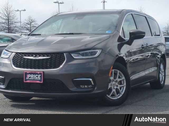 Used 2023 Chrysler Pacifica Touring-L