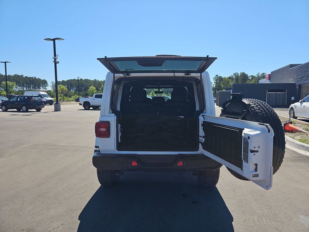 Used 2022 Jeep Wrangler Unlimited Sahara AWD/4WD image 17