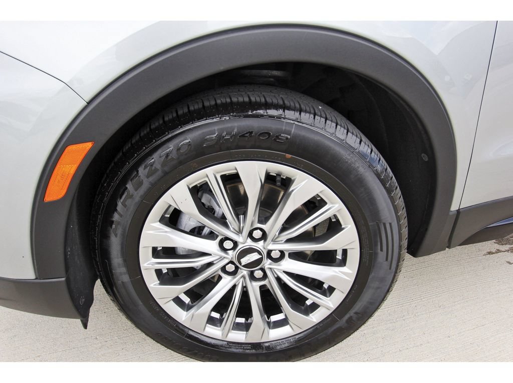 Used 2025 Cadillac XT4 Premium Luxury FWD image 31