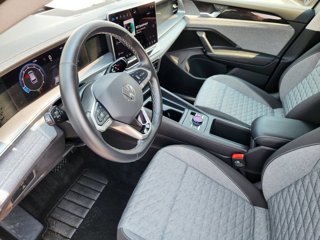 Certified 2025 Volkswagen Tiguan S AWD/4WD image 10