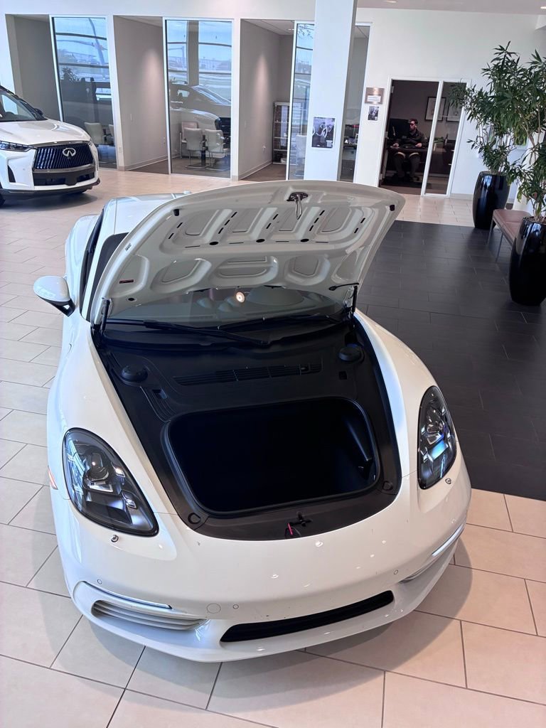 Used 2024 Porsche 718 Cayman S RWD image 17
