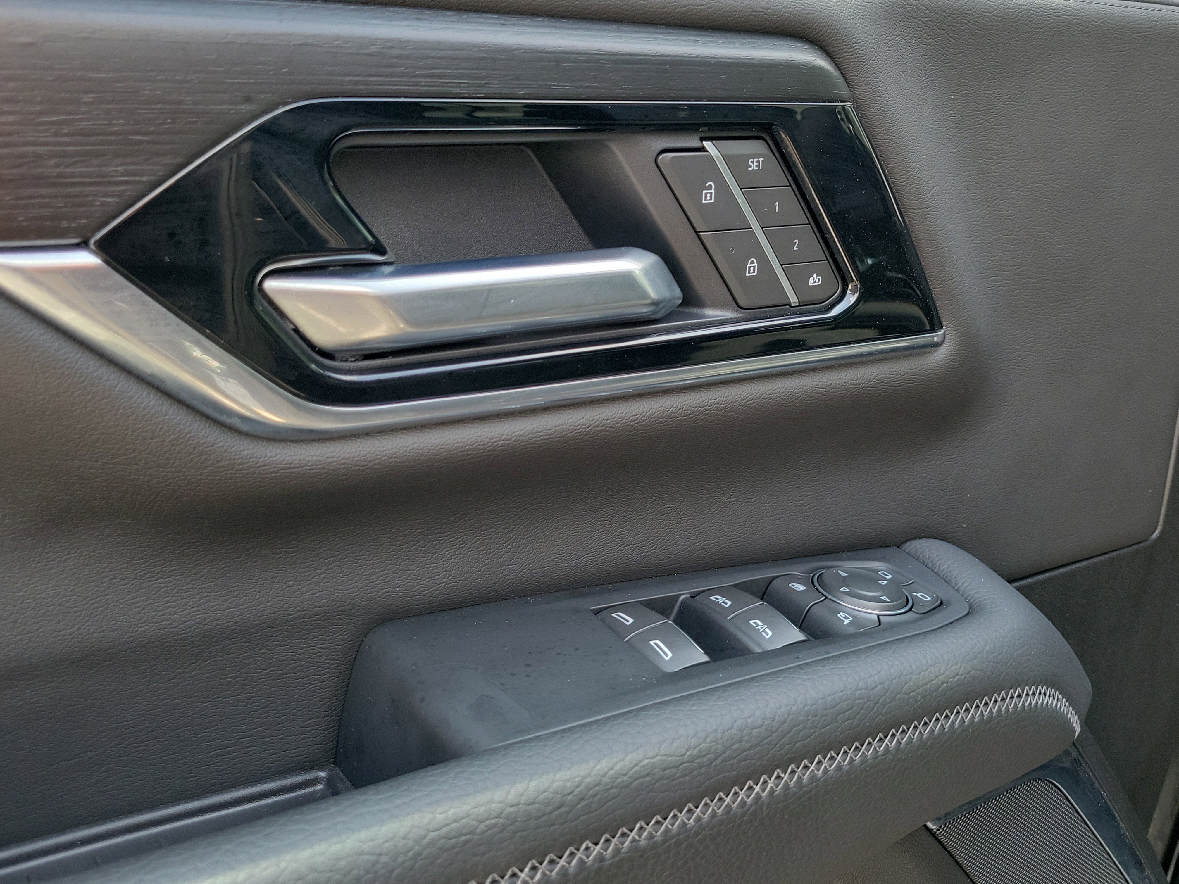 Used 2026 GMC Yukon Denali w/ Denali Reserve Package image 21