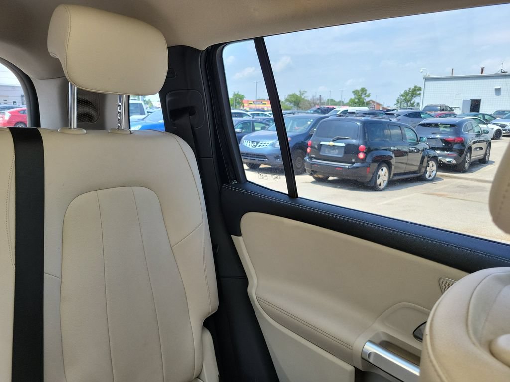 Used 2023 Mercedes-Benz EQB 300 4MATIC w/ Pinnacle Package image 7
