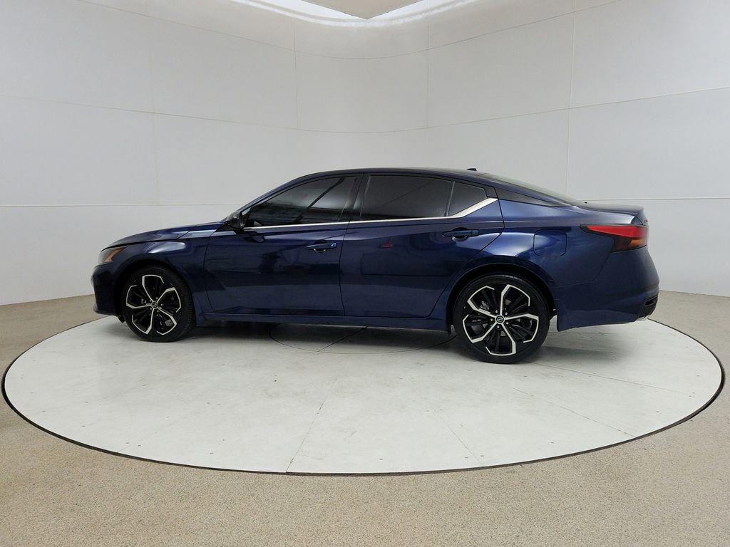 Used 2024 Nissan Altima 2.5 SR w/ SR Premium Package AWD/4WD image 4