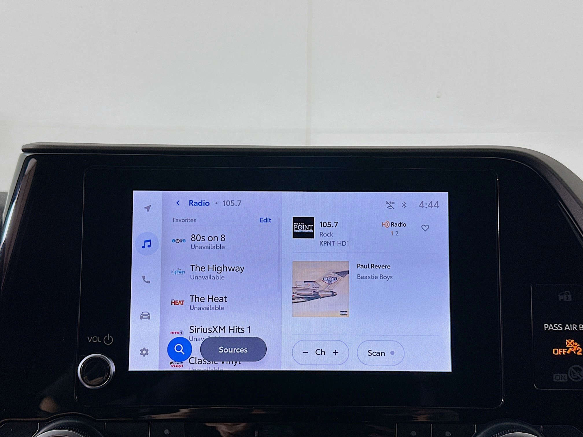 Used 2024 Toyota Highlander LE image 21