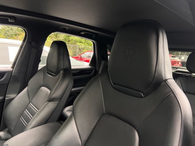Used 2023 Porsche Cayenne AWD/4WD image 14