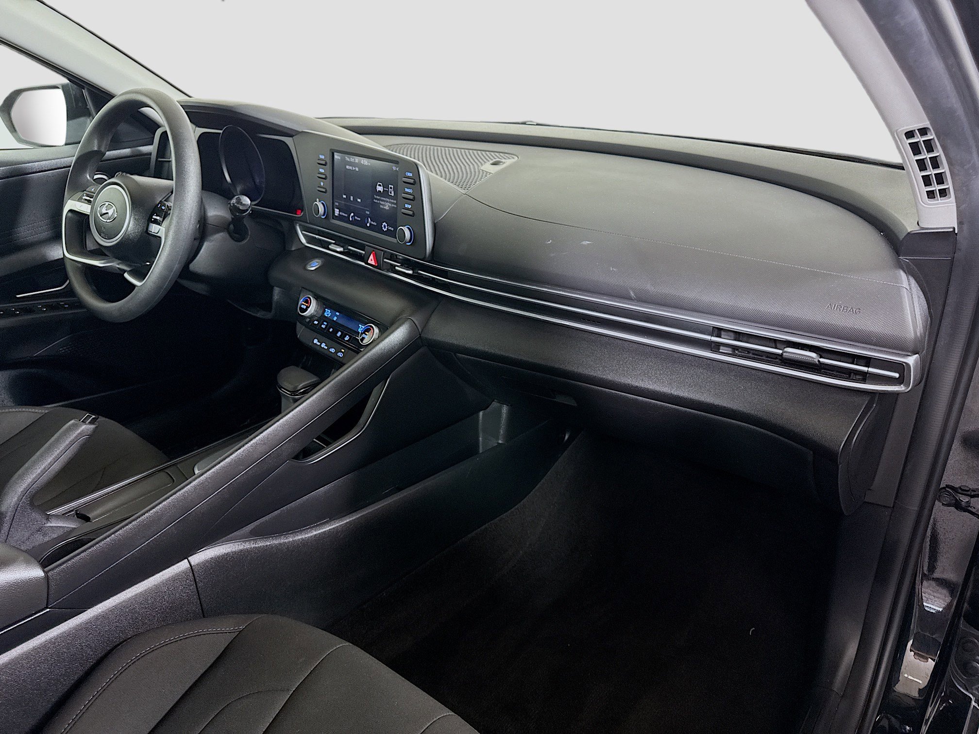 Used 2023 Hyundai Elantra SEL image 30