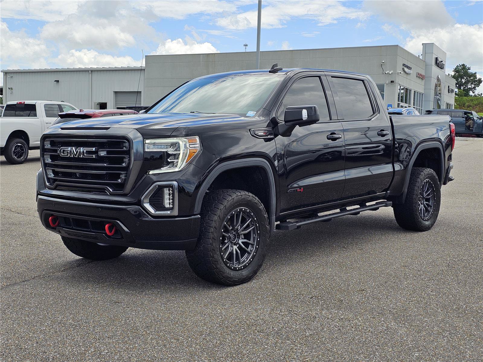 Used 2021 GMC Sierra 1500 AT4 w/ AT4 Value Package AWD/4WD image 1