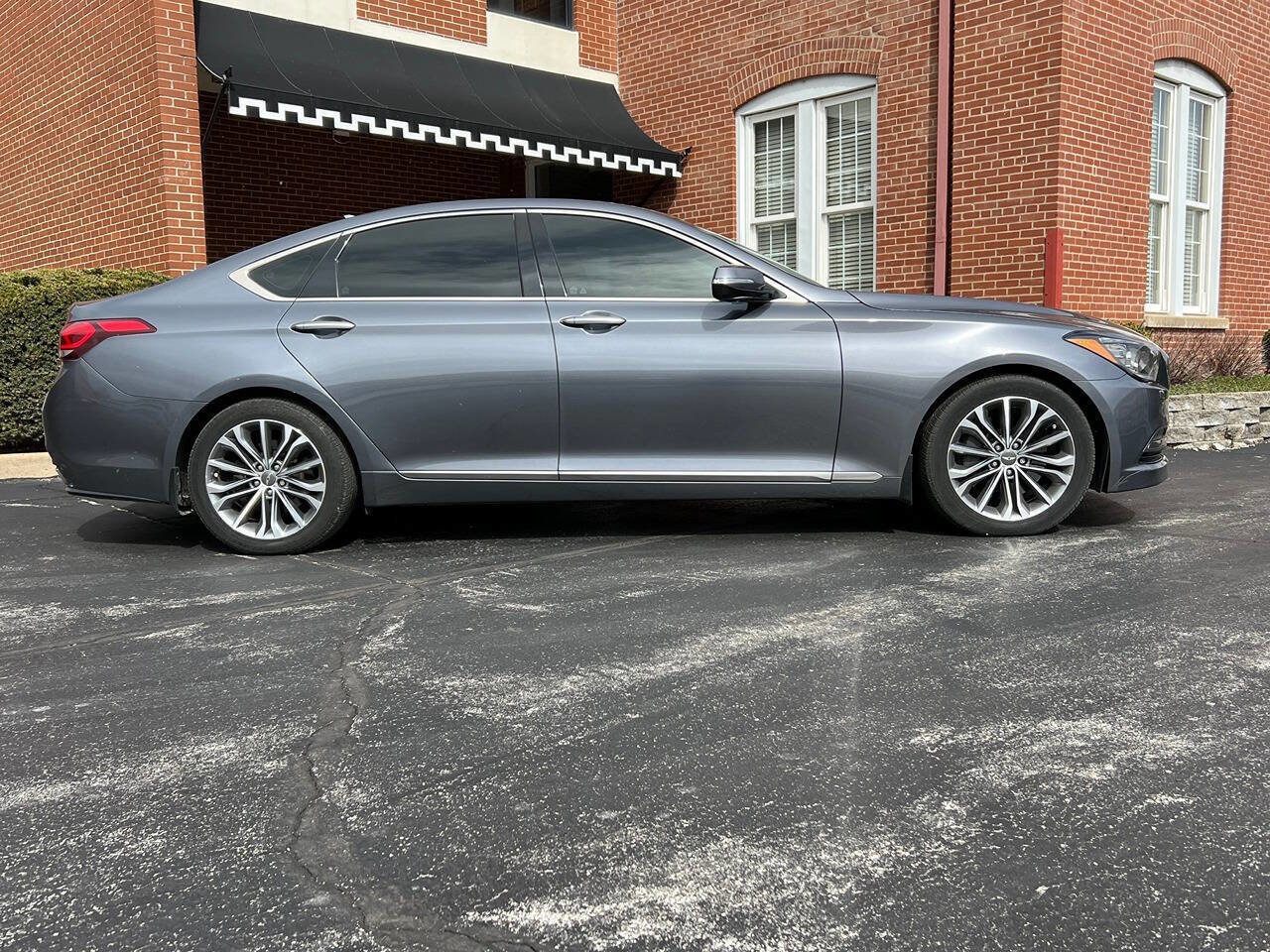 Used 2016 Hyundai Genesis 3.8 image 7