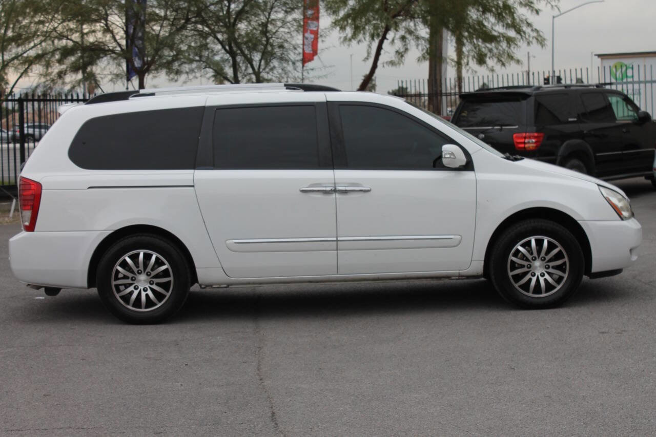 Used 2012 Kia Sedona EX w/ Luxury Pkg image 9