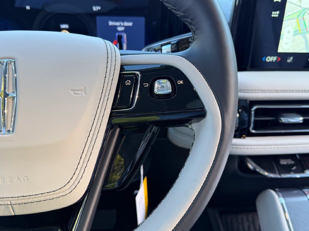 New 2027 Lincoln Aviator AWD w/ Jet Appearance Package image 23
