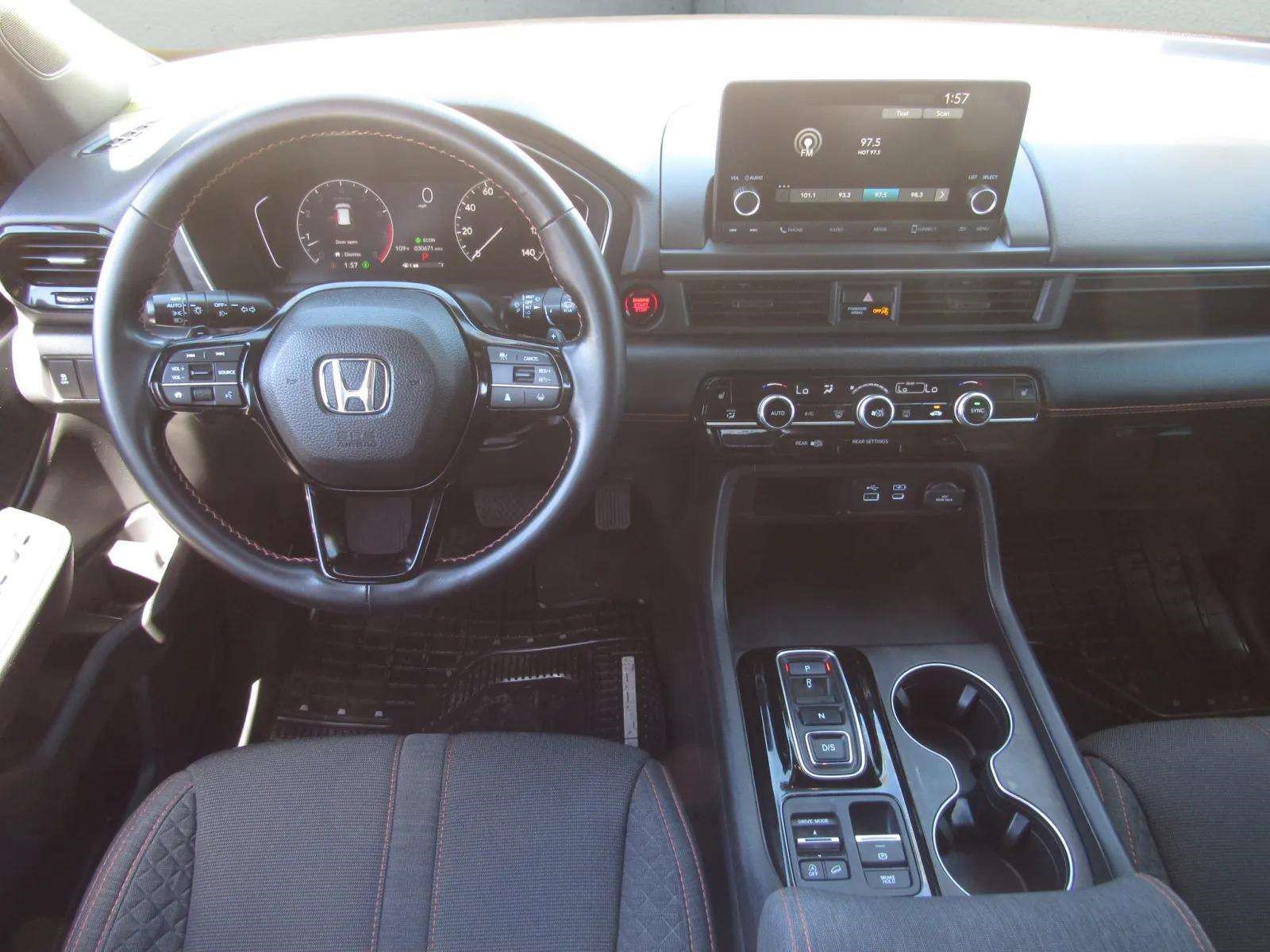 Certified 2025 Honda Pilot Sport image 16