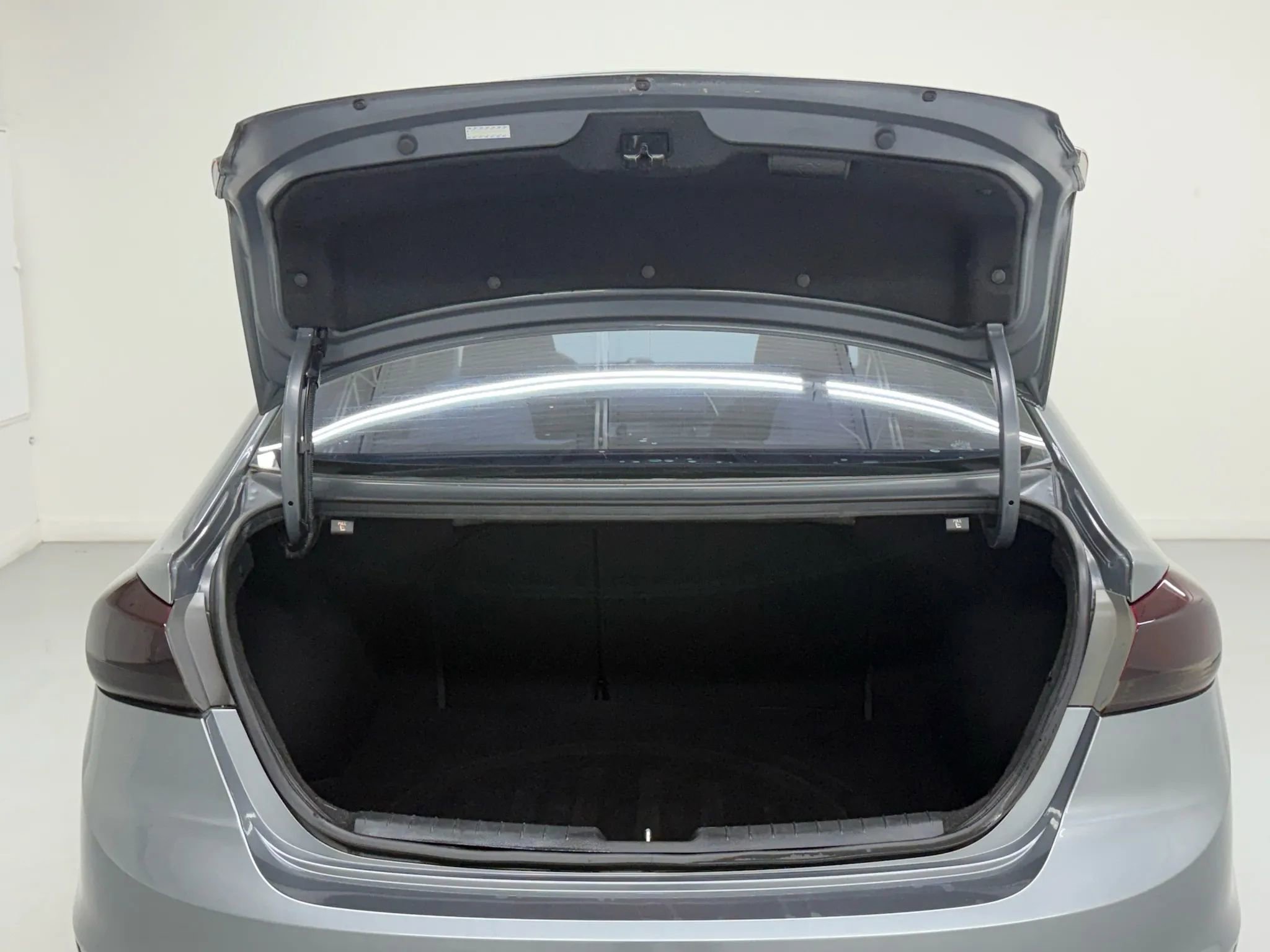 Used 2017 Hyundai Elantra SE FWD image 32