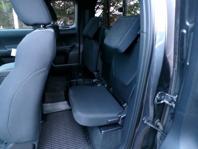 Used 2020 Toyota Tacoma SR5 image 8