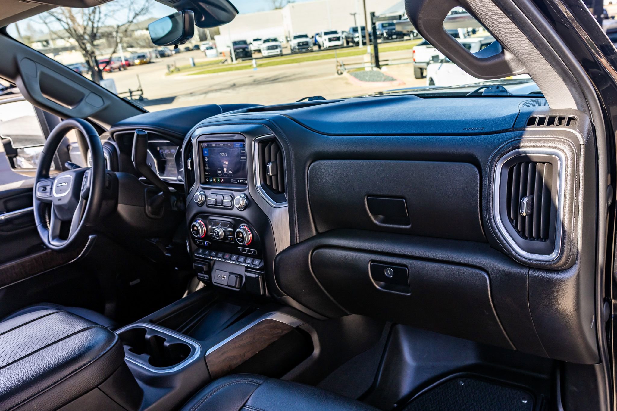 Used 2023 GMC Sierra 2500 Denali w/ Denali Black Diamond Edition image 18