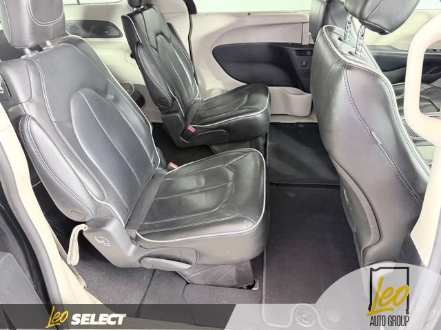 Used 2022 Chrysler Pacifica Limited FWD image 9