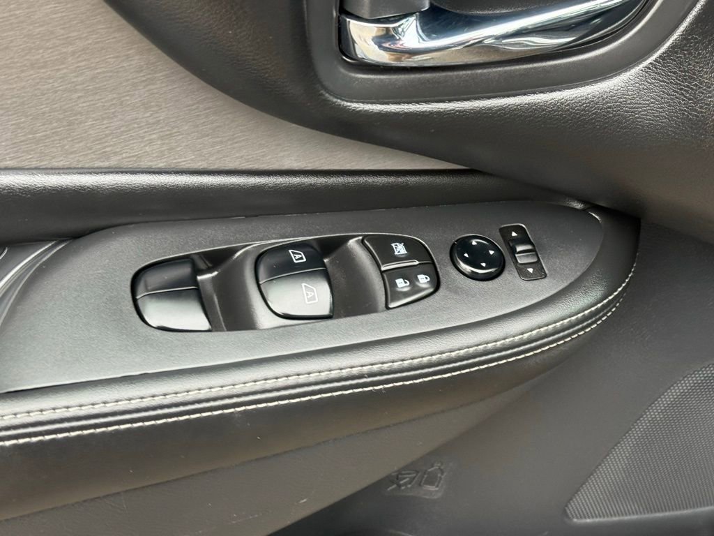 Used 2023 Nissan Murano SV AWD/4WD image 14