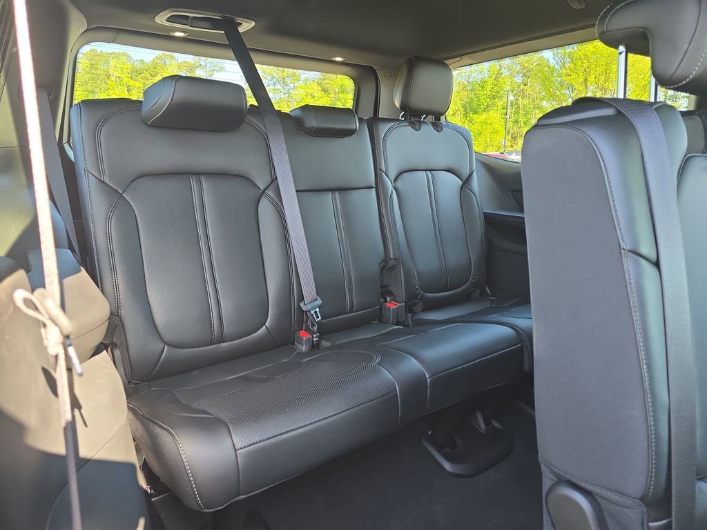Used 2024 Jeep Wagoneer 4WD image 16