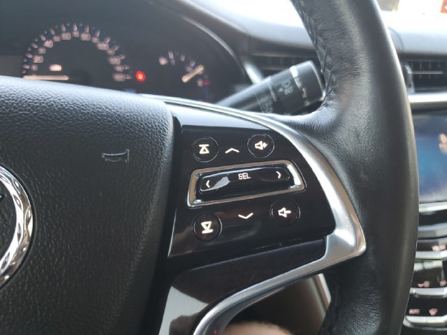 Used 2013 Cadillac XTS Luxury AWD/4WD image 25