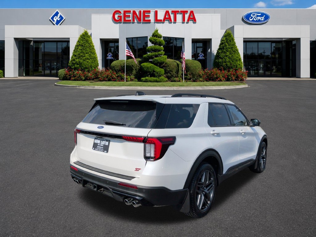 Used 2025 Ford Explorer ST AWD/4WD image 7