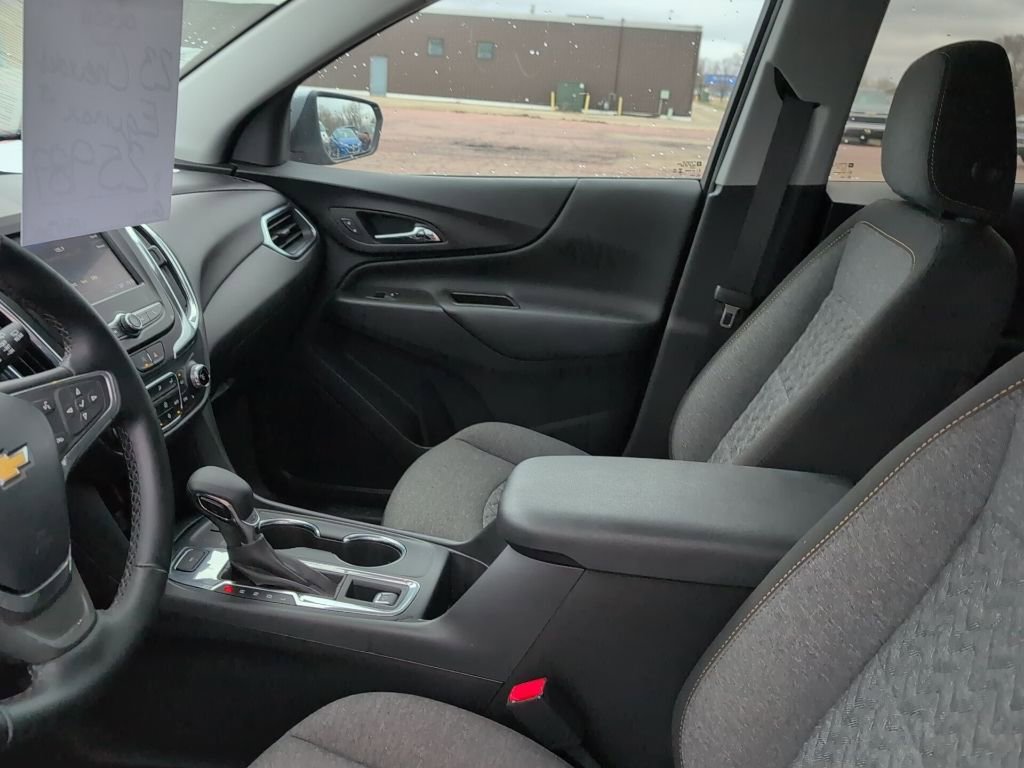 Used 2023 Chevrolet Equinox LT image 10