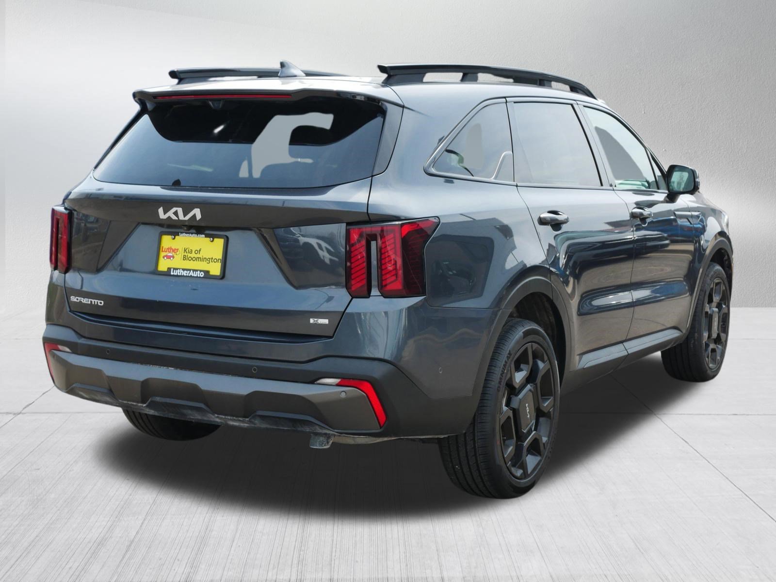 Certified 2024 Kia Sorento SX Prestige w/ Olive Brown Leather Package image 7