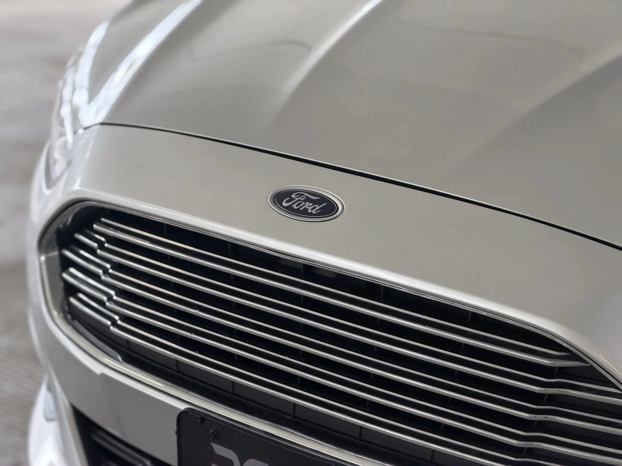 Used 2014 Ford Fusion SE w/ Equipment Group 202A FWD image 9