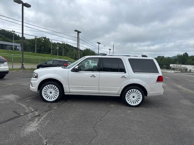 Used 2017 Lincoln Navigator Select AWD/4WD image 5