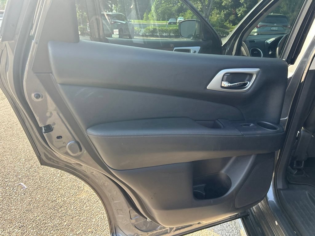 Used 2020 Nissan Pathfinder Platinum w/ Cargo Package AWD/4WD image 23