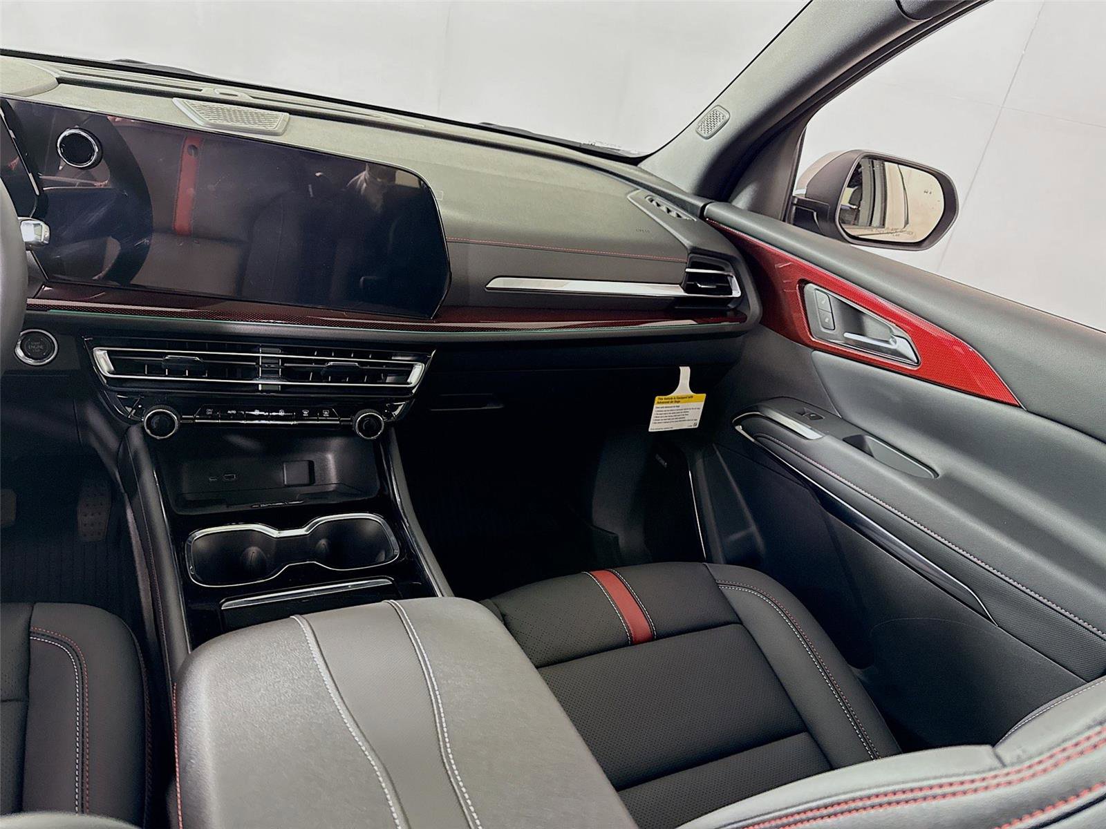 New 2026 Chevrolet Traverse RS w/ LPO, Floor Liner Package AWD/4WD image 18