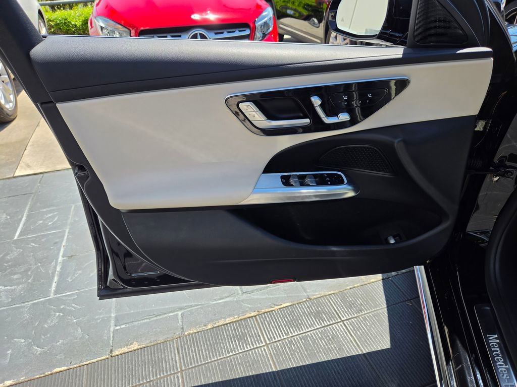 Used 2025 Mercedes-Benz E 350 Sedan image 24