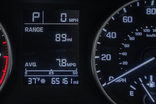 Used 2017 Hyundai Elantra SE image 27