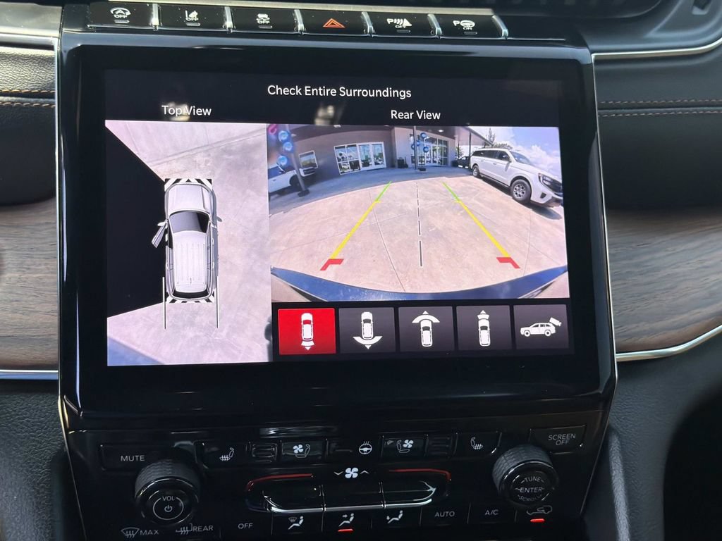 Used 2025 Jeep Grand Cherokee L Summit AWD/4WD image 28