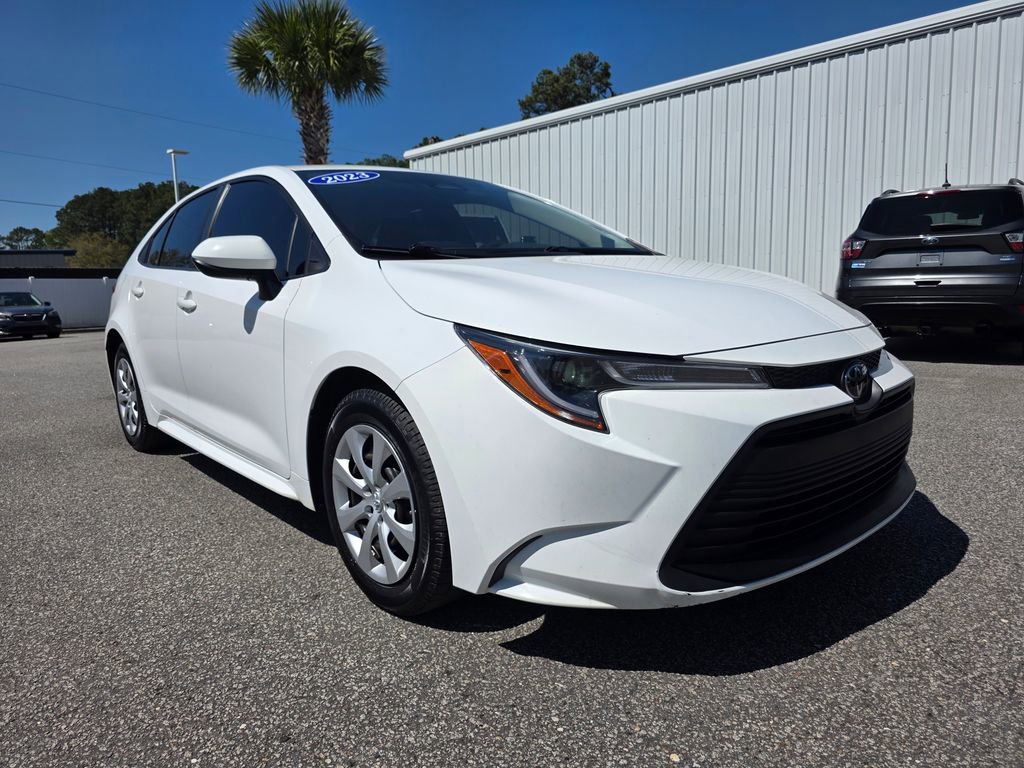Used 2023 Toyota Corolla LE FWD image 1