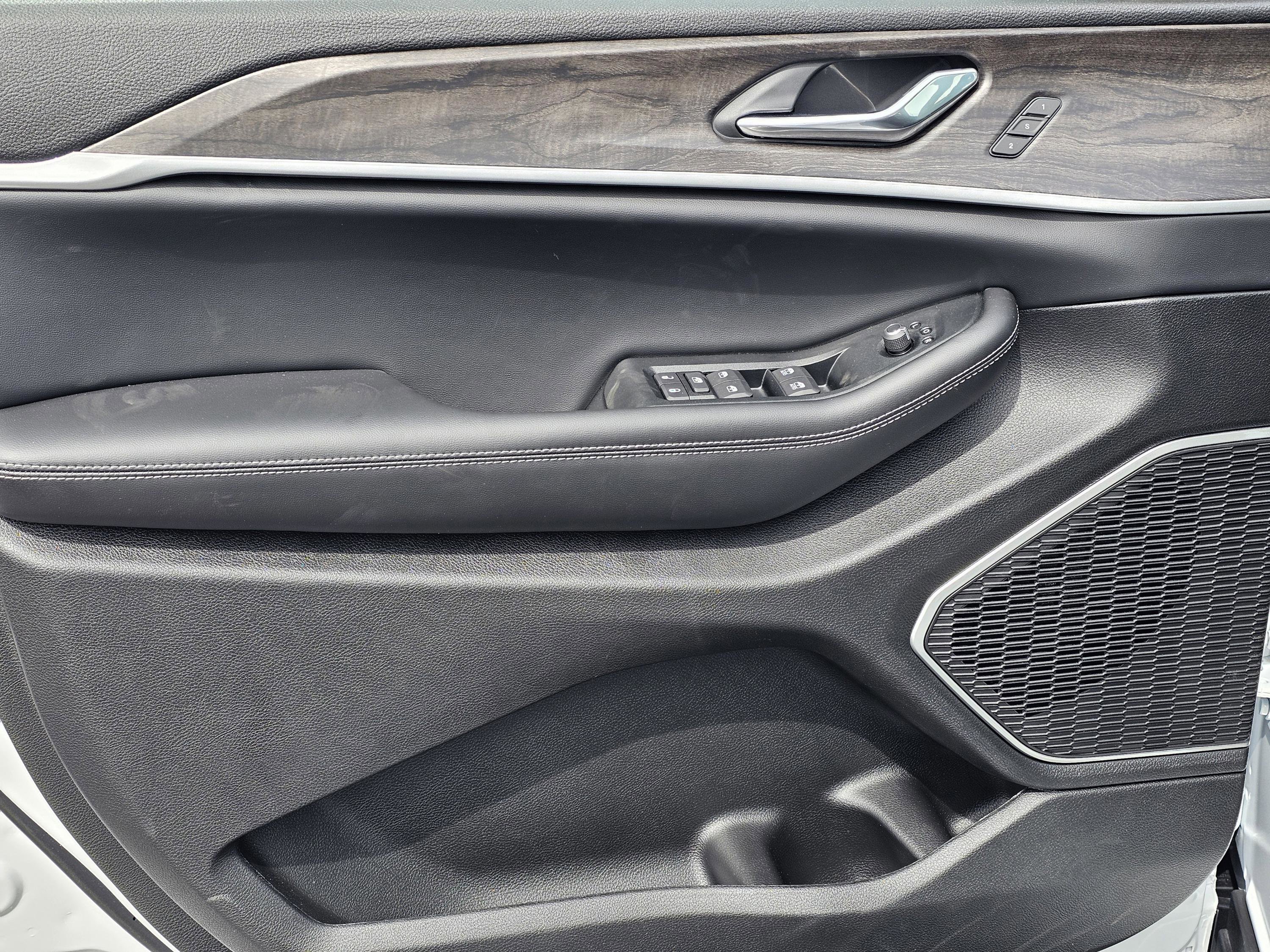 New 2026 Jeep Grand Cherokee Limited RWD image 15
