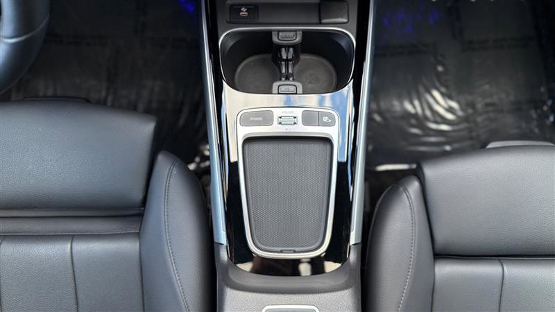 Used 2024 Mercedes-Benz GLB 250 4MATIC image 25
