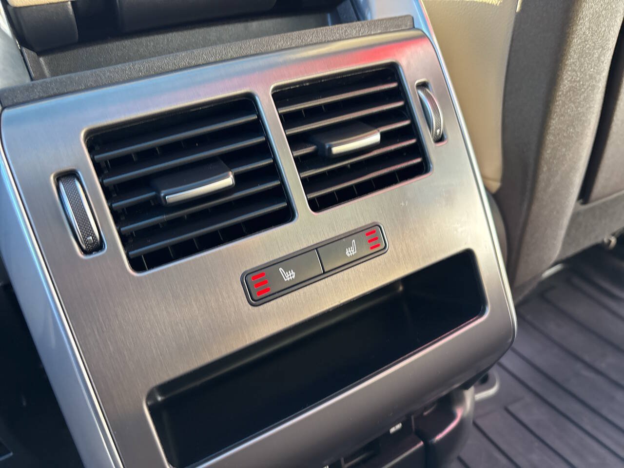 Used 2018 Land Rover Range Rover Sport SE AWD/4WD image 45