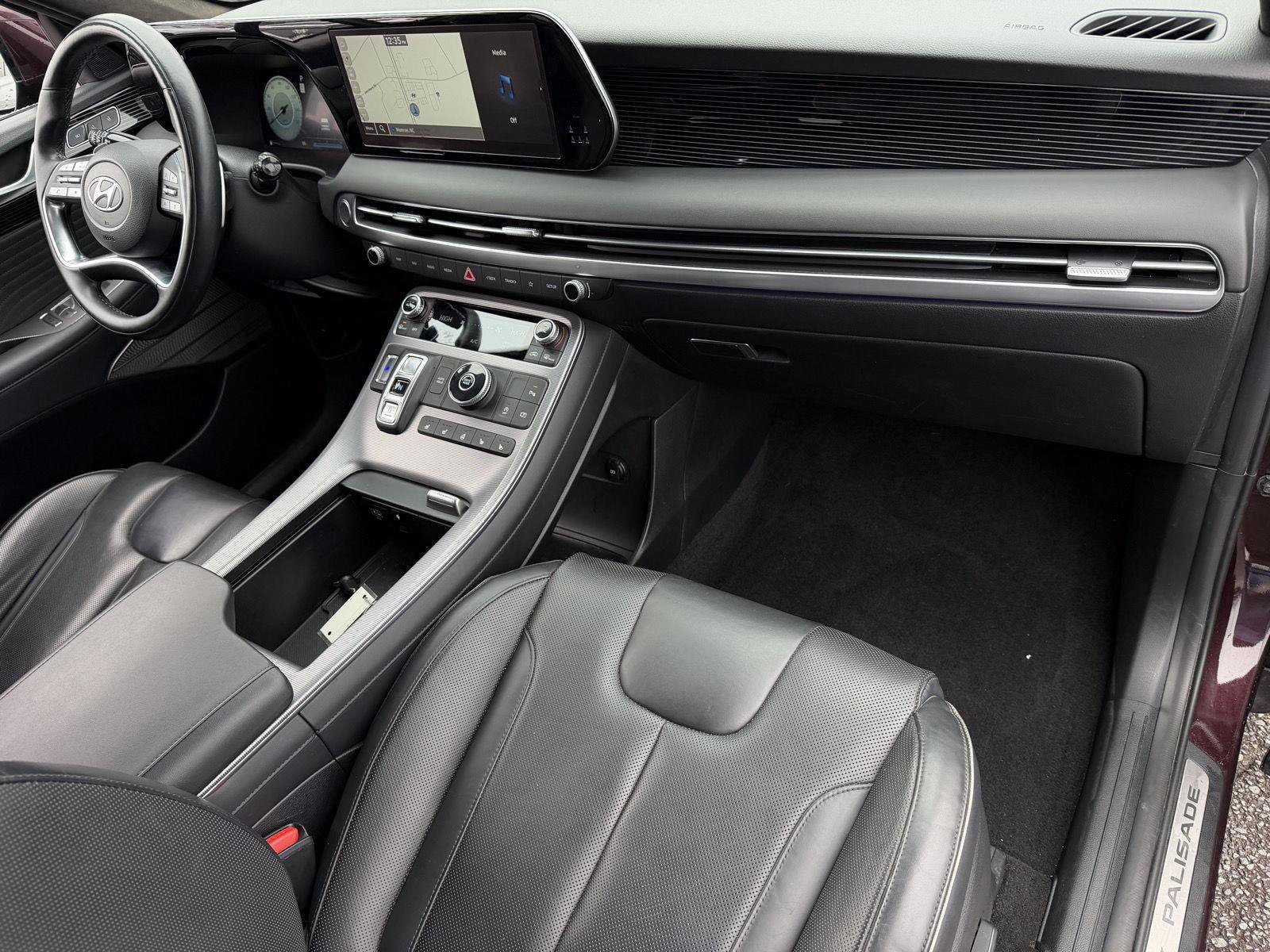 Used 2023 Hyundai Palisade Calligraphy image 26