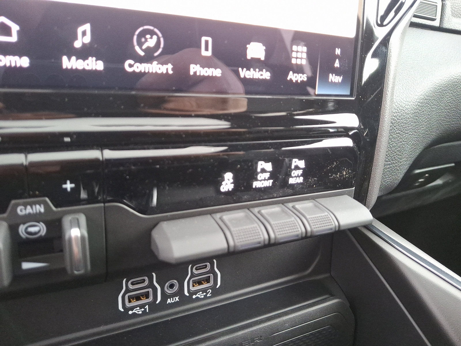 New 2025 RAM 1500 Laramie w/ Bed Utility Group image 22