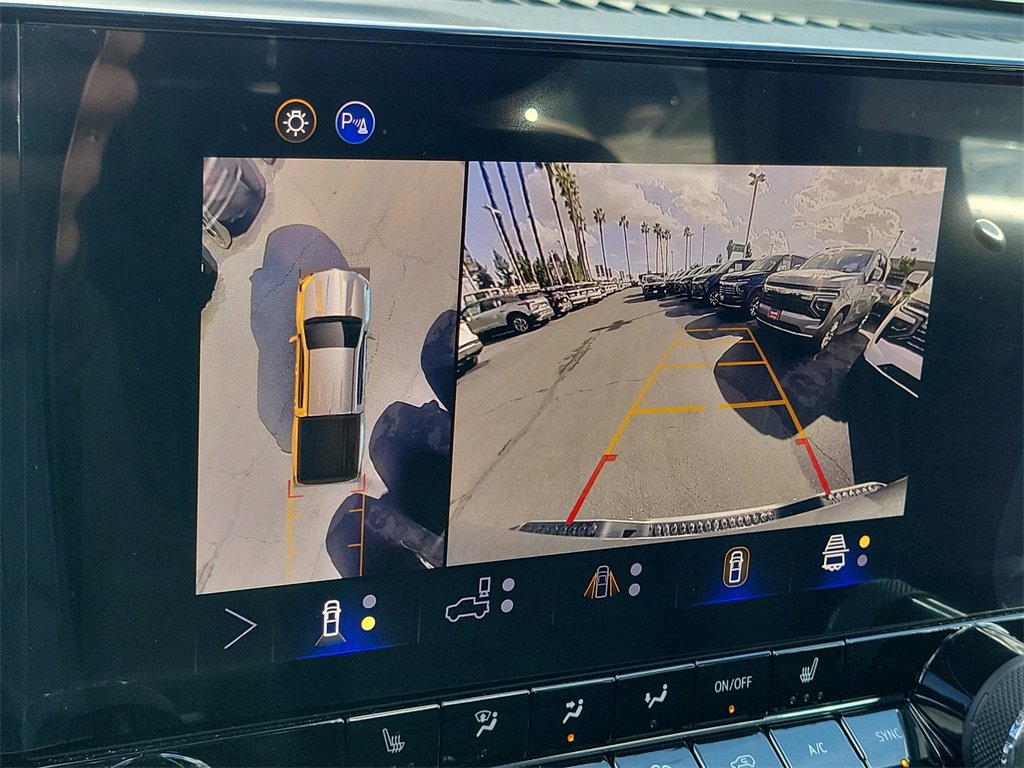 Used 2025 Chevrolet Colorado LT w/ LT Convenience Package image 10