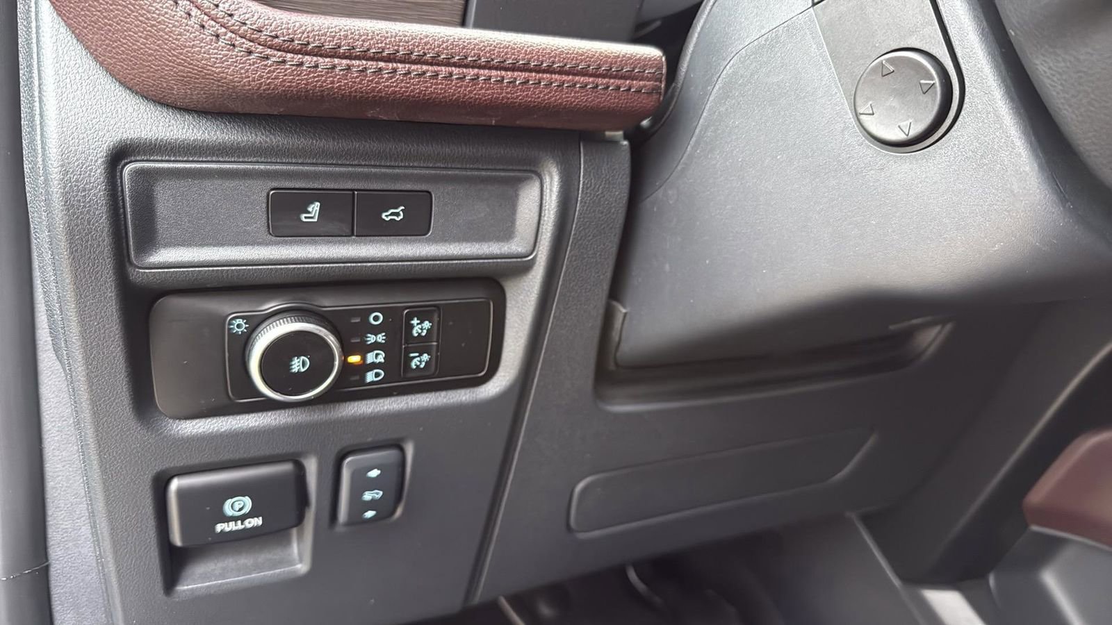 Certified 2024 Ford Expedition Limited image 18