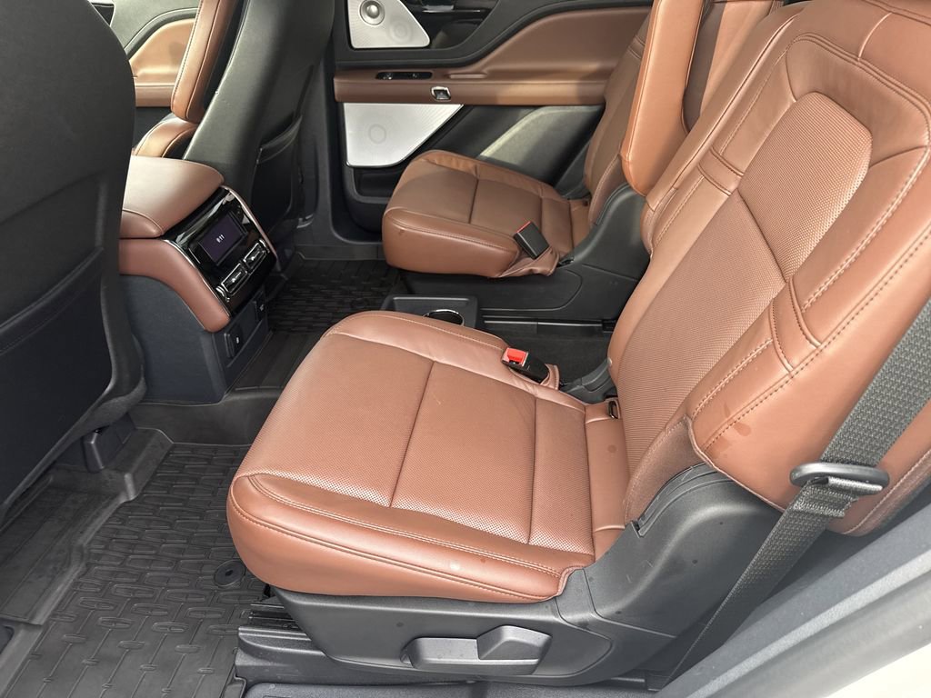 Used 2025 Lincoln Aviator Reserve w/ Equipment Group 201A AWD/4WD image 21