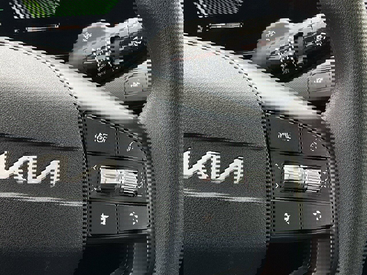 Used 2025 Kia K4 LXS image 23