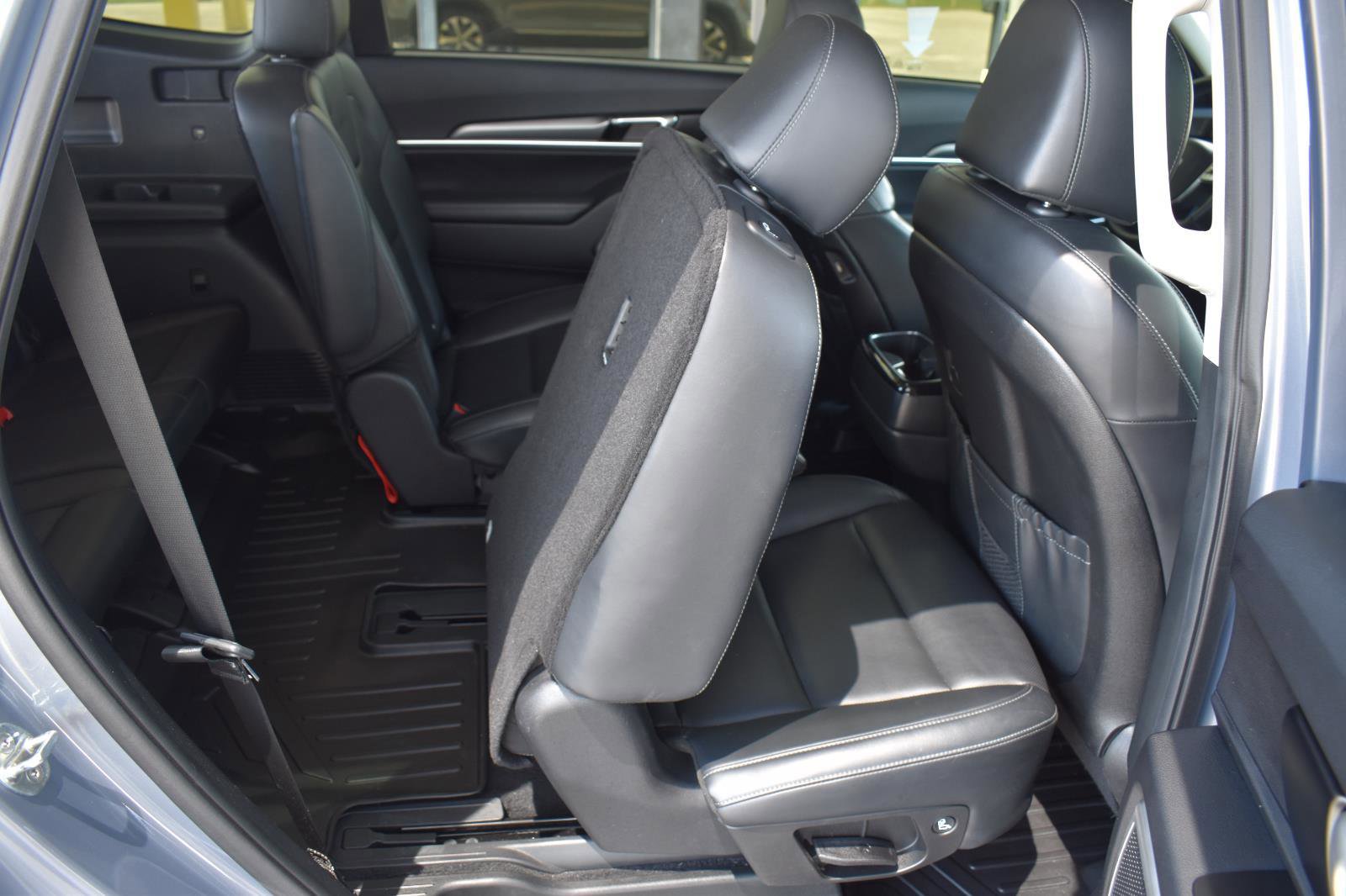 Used 2022 Kia Telluride S FWD image 60