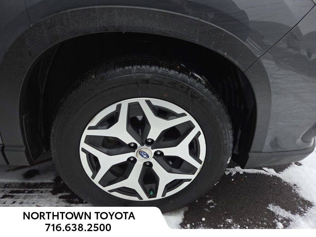 Used 2022 Subaru Forester Premium image 2